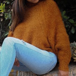 LUSH FUZZY SWEATER